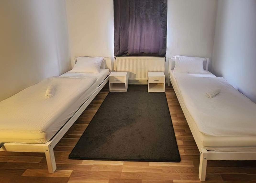 Adelin Vienna Hostel Buitenkant foto