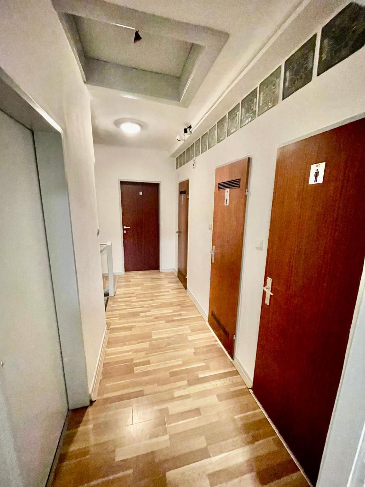 Adelin Vienna Hostel Buitenkant foto